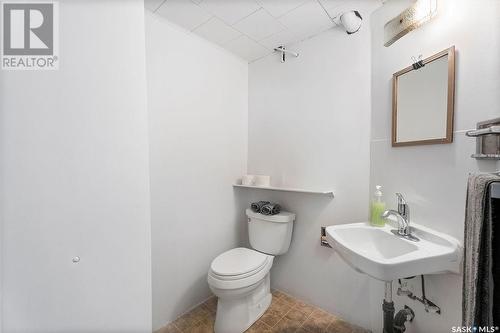 1524 14Th Street W, Prince Albert, SK - Indoor Photo Showing Bathroom