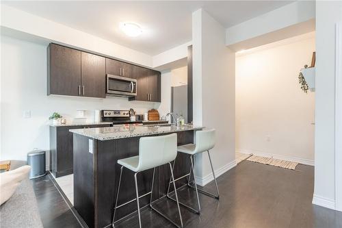 2370 Khalsa Gate|Unit #209, Oakville, ON - Indoor Photo Showing Kitchen With Upgraded Kitchen