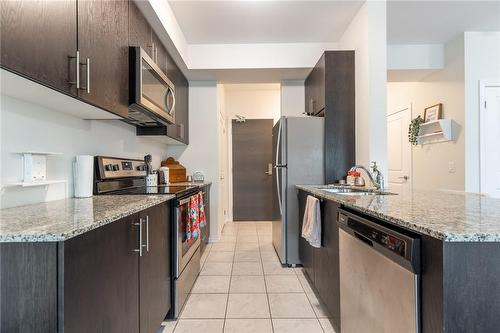 2370 Khalsa Gate|Unit #209, Oakville, ON - Indoor Photo Showing Kitchen With Upgraded Kitchen