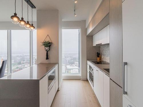 Cuisine - 4302-1188 Rue St-Antoine O., Montréal (Ville-Marie), QC - Indoor Photo Showing Kitchen With Upgraded Kitchen