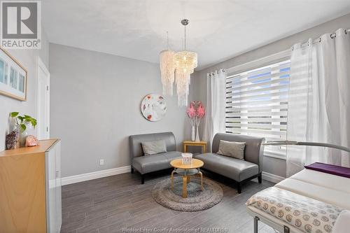 1051 Mia Anne Street, Lasalle, ON - Indoor Photo Showing Living Room