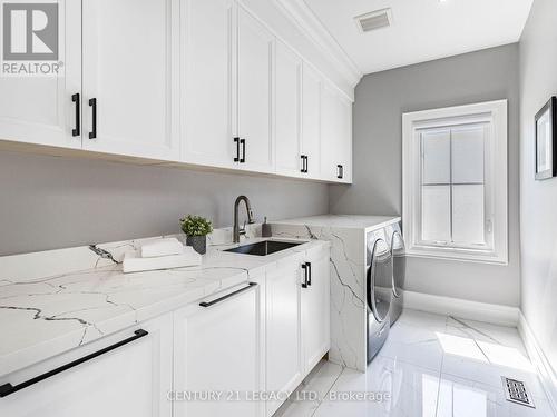 1368 Kenmuir Avenue, Mississauga (Mineola), ON - Indoor Photo Showing Laundry Room