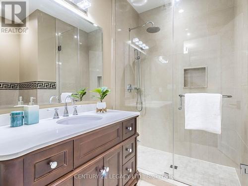 1368 Kenmuir Avenue, Mississauga (Mineola), ON - Indoor Photo Showing Bathroom