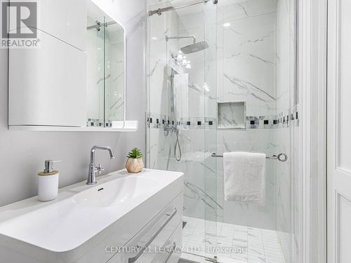 1368 Kenmuir Avenue, Mississauga (Mineola), ON - Indoor Photo Showing Bathroom