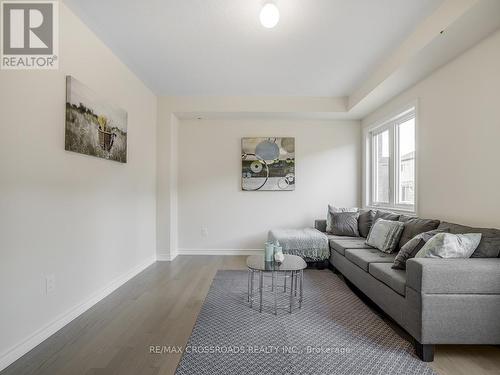 118 Cliff Thompson Court, Georgina (Sutton & Jackson'S Point), ON - Indoor Photo Showing Living Room