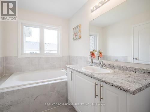 118 Cliff Thompson Court, Georgina (Sutton & Jackson'S Point), ON - Indoor Photo Showing Bathroom