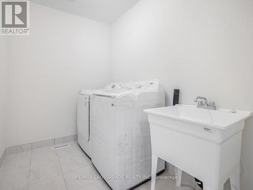 118 Cliff Thompson Court, Georgina (Sutton & Jackson'S Point), ON - Indoor Photo Showing Laundry Room