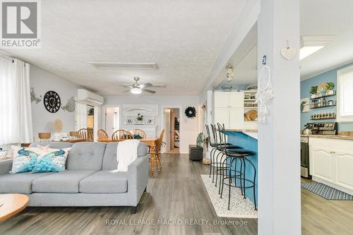 6 Semmens Street, Haldimand, ON - Indoor Photo Showing Living Room