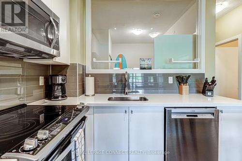 116 - 555 William Graham Drive, Aurora, ON - Indoor Photo Showing Kitchen