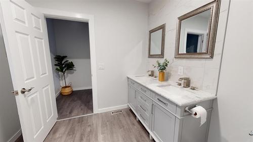 112 9Th Avenue S, Virden, MB - Indoor Photo Showing Bathroom