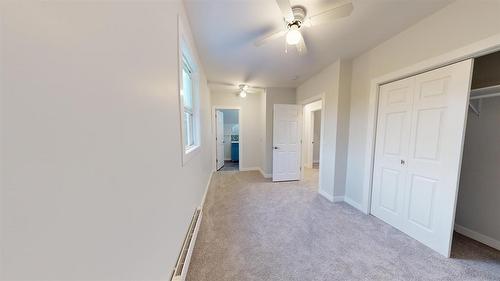 112 9Th Avenue S, Virden, MB - Indoor Photo Showing Other Room