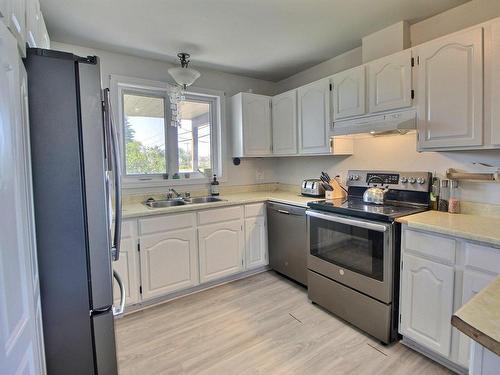 Cuisine - 452 Route 111, Saint-Marc-De-Figuery, QC - Indoor Photo Showing Kitchen With Double Sink