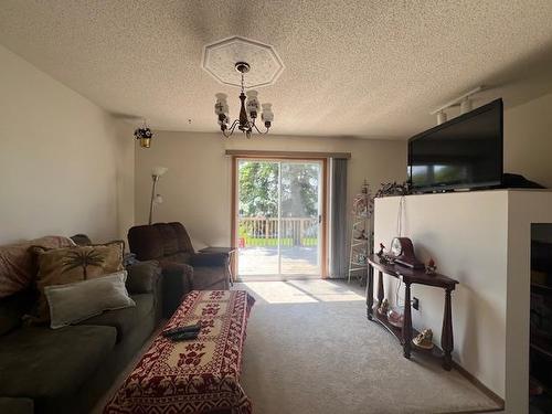 1021 Third Street E, Fort Frances, ON - Indoor Photo Showing Living Room