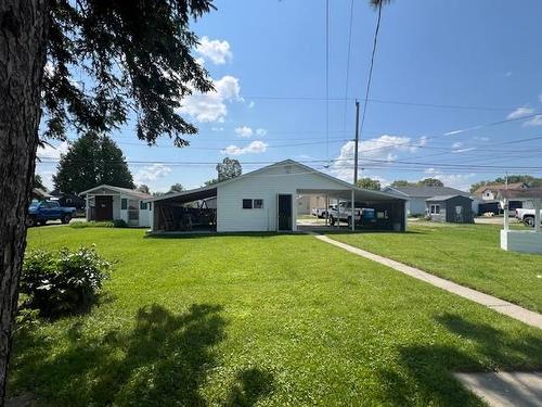 1021 Third Street E, Fort Frances, ON - Outdoor