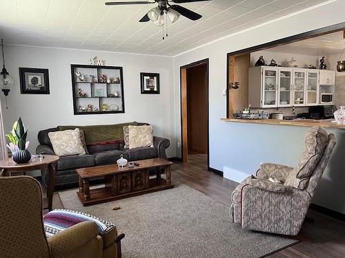 1021 Third Street E, Fort Frances, ON - Indoor Photo Showing Living Room