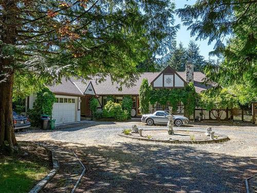 2526 Island Hwy West, Qualicum Beach, BC 