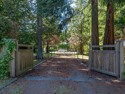 2526 Island Hwy West, Qualicum Beach, BC 