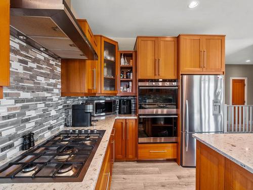 3259 Shuswap Rd, Kamloops, BC - Indoor Photo Showing Kitchen