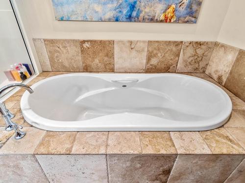 3259 Shuswap Rd, Kamloops, BC - Indoor Photo Showing Bathroom