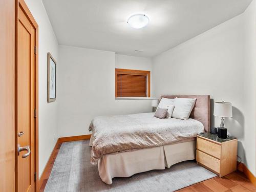 3259 Shuswap Rd, Kamloops, BC - Indoor Photo Showing Bedroom