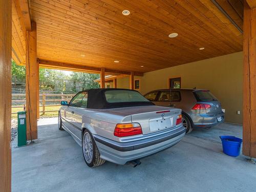 3259 Shuswap Rd, Kamloops, BC - Indoor Photo Showing Garage