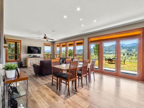 3259 Shuswap Rd, Kamloops, BC - Indoor Photo Showing Dining Room