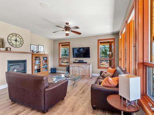 3259 Shuswap Rd, Kamloops, BC - Indoor Photo Showing Living Room With Fireplace