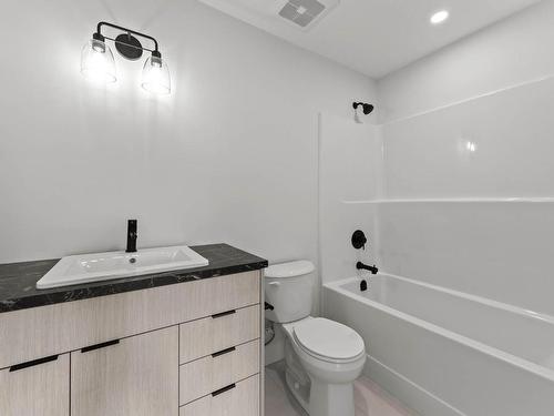 2166 Galore Cres, Kamloops, BC - Indoor Photo Showing Bathroom