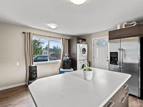 486 Fortune Drive, Kamloops, BC - Indoor Photo Showing Kitchen