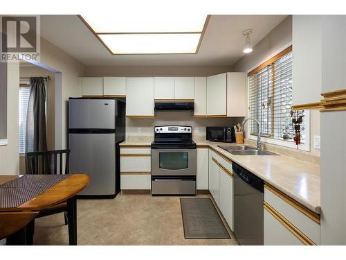 3900 27 Avenue Unit# 56, Vernon, BC - Indoor Photo Showing Kitchen With Double Sink