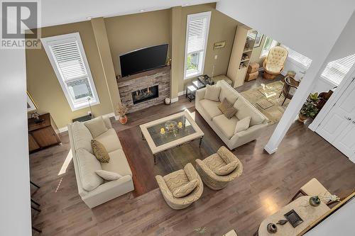 1960 Klo Road Unit# 54, Kelowna, BC - Indoor Photo Showing Living Room With Fireplace