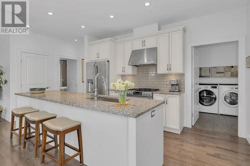 1960 Klo Road Unit# 54, Kelowna, BC - Indoor Photo Showing Kitchen With Upgraded Kitchen