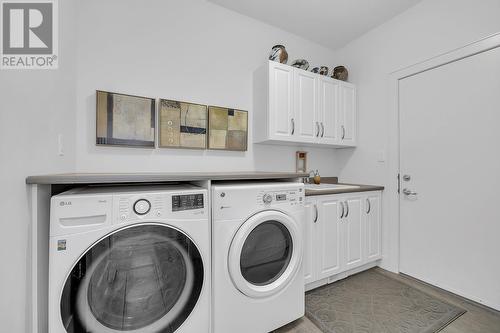 1960 Klo Road Unit# 54, Kelowna, BC - Indoor Photo Showing Laundry Room