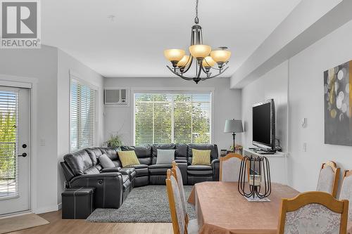 3739 Casorso Road Unit# 307, Kelowna, BC - Indoor Photo Showing Dining Room