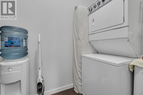 3739 Casorso Road Unit# 307, Kelowna, BC - Indoor Photo Showing Laundry Room