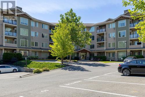 3739 Casorso Road Unit# 307, Kelowna, BC - Outdoor With Facade