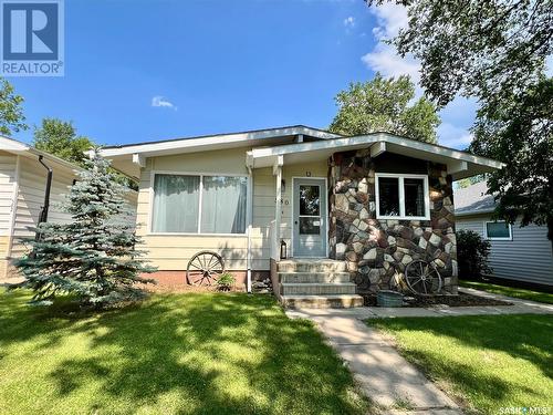 580 Centre Street, Shaunavon, SK - Outdoor