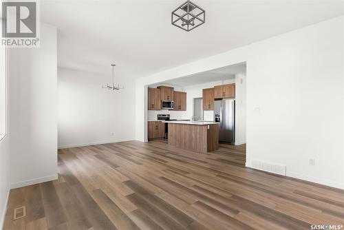 3285 Favel Drive, Regina, SK - Indoor Photo Showing Kitchen