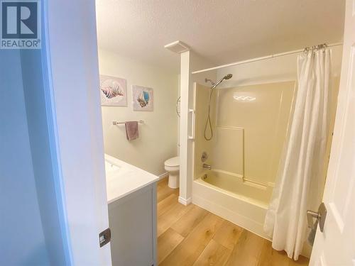 1249 Pacific Avenue Unit# 211, Kelowna, BC - Indoor Photo Showing Bathroom