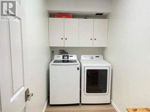 1249 Pacific Avenue Unit# 211, Kelowna, BC - Indoor Photo Showing Laundry Room