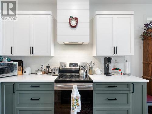 21 Preston Drive W, Enderby, BC - Indoor Photo Showing Kitchen