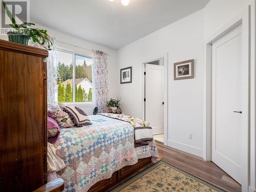 21 Preston West Drive, Enderby, BC - Indoor Photo Showing Bedroom