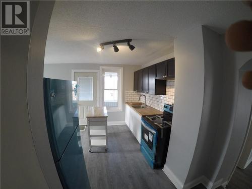 17/19 Fairview Avenue, Sudbury, ON - Indoor Photo Showing Kitchen