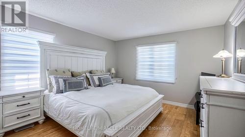 27 Milfoil Crescent E, Kitchener, ON - Indoor Photo Showing Bedroom