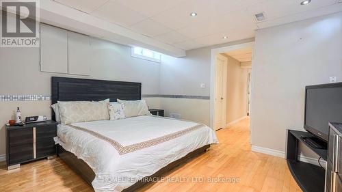 27 Milfoil Crescent E, Kitchener, ON - Indoor Photo Showing Bedroom