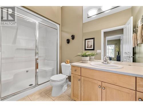 4520 Gallaghers Lookout Unit# 6, Kelowna, BC - Indoor Photo Showing Bathroom