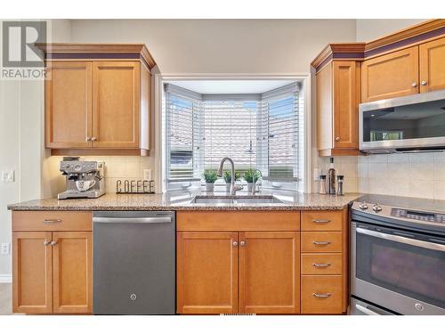 4520 Gallaghers Lookout Unit# 6, Kelowna, BC - Indoor Photo Showing Kitchen With Double Sink