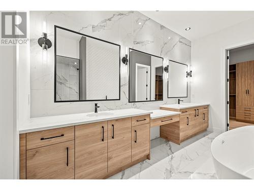 2507 Pinnacle Ridge Drive, West Kelowna, BC - Indoor Photo Showing Bathroom