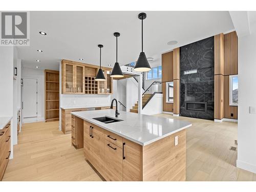 2507 Pinnacle Ridge Drive, West Kelowna, BC - Indoor Photo Showing Kitchen With Double Sink With Upgraded Kitchen