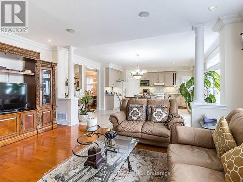 44 Trailhead Crescent, Brampton, ON - Indoor Photo Showing Living Room